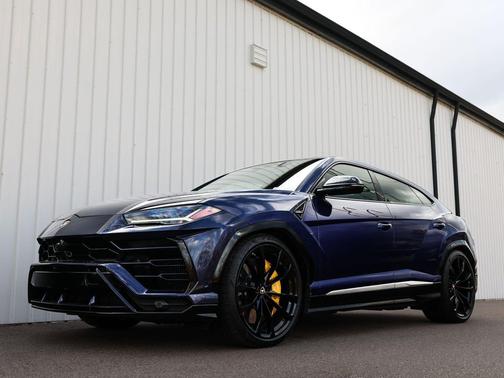 2019 Lamborghini Urus 