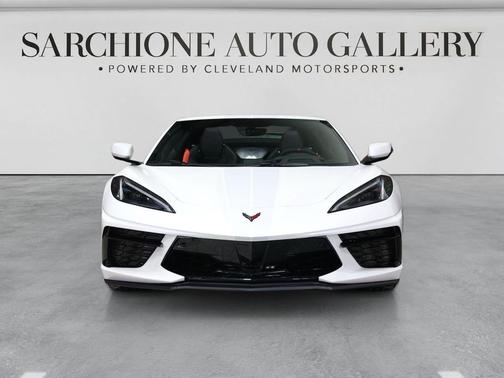 White Pearl Metallic Tricoat 2023 Chevrolet Corvette Stingray w/3LT