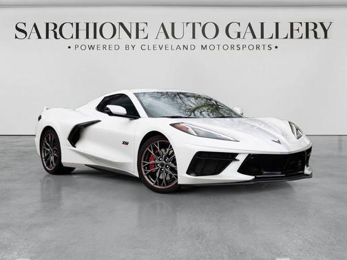 White Pearl Metallic Tricoat 2023 Chevrolet Corvette Stingray w/3LT