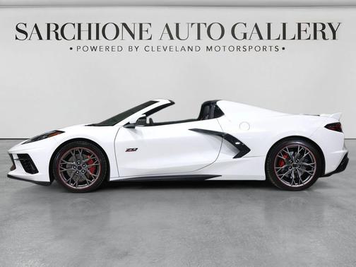 White Pearl Metallic Tricoat 2023 Chevrolet Corvette Stingray w/3LT