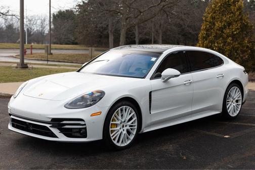 2023 Porsche Panamera Turbo S Executive