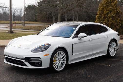 2023 Porsche Panamera Turbo S Executive