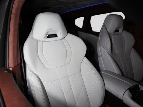 Cape York Green Metallic 2025 BMW XM Base