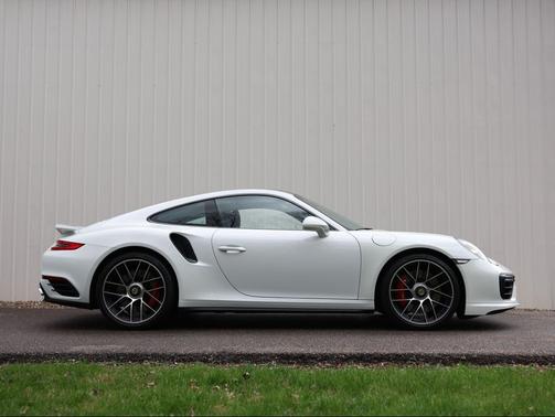 2018 Porsche 911 Turbo