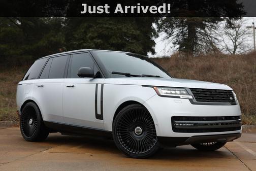 2025 Land Rover Range Rover P550e SE