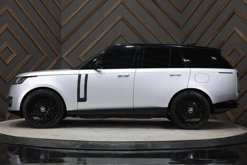 2025 Land Rover Range Rover P550e SE