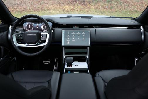 2025 Land Rover Range Rover P550e SE