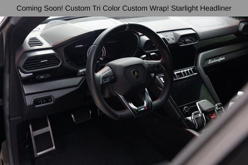 2021 Lamborghini Urus Graphite Capsule