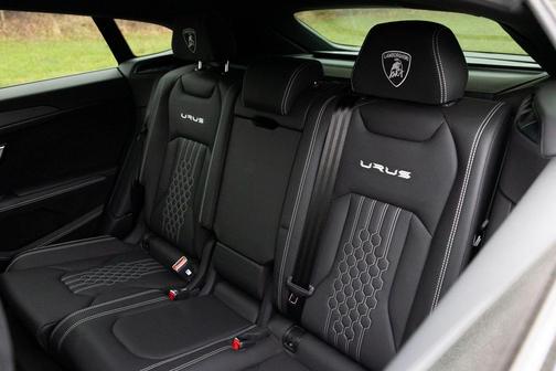 2023 Lamborghini Urus Performante