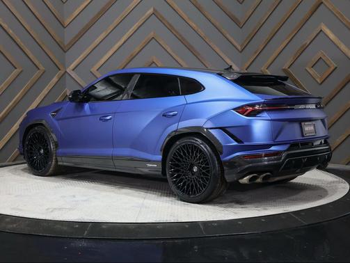 2023 Lamborghini Urus Performante