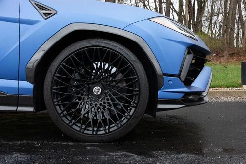 2023 Lamborghini Urus Performante