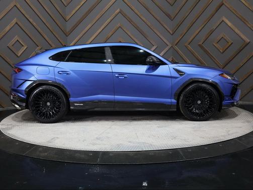 2023 Lamborghini Urus Performante