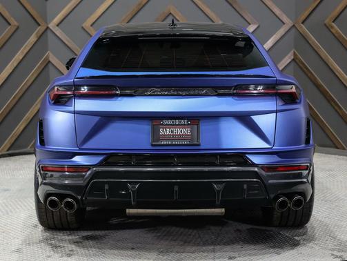 2023 Lamborghini Urus Performante