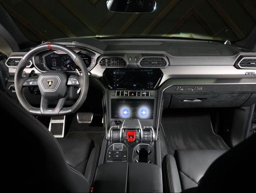 2023 Lamborghini Urus Performante