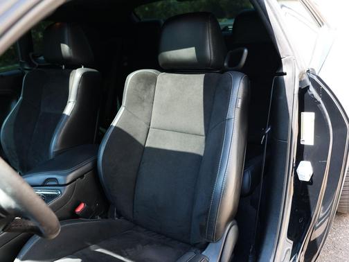 Pitch Black Clearcoat 2023 Dodge Challenger R/T Scat Pack