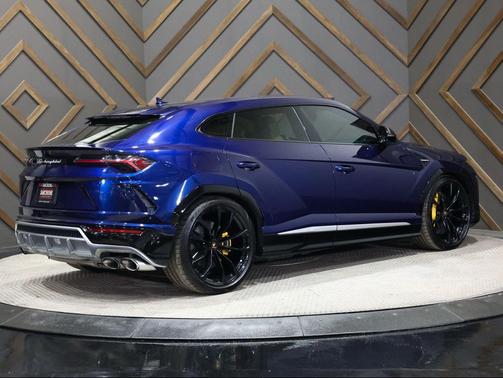 Blue 2019 Lamborghini Urus Base