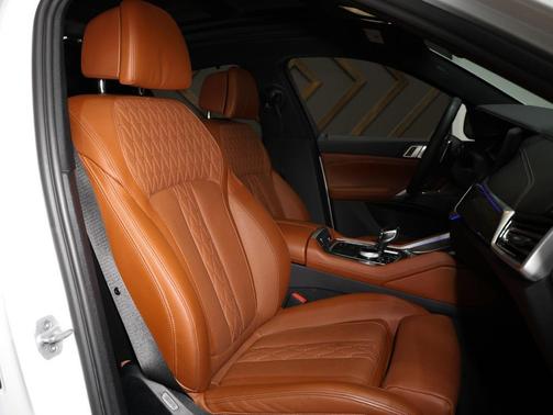 2023 BMW X6 M50i