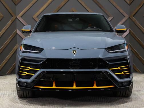 Gray 2022 Lamborghini Urus Graphite Capsule