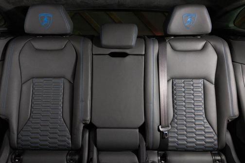 2020 Lamborghini Urus Base