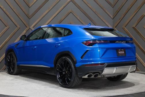 2020 Lamborghini Urus Base