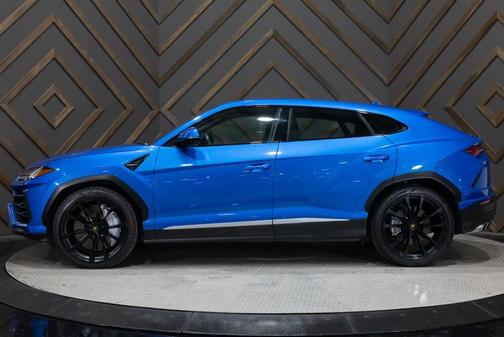 2020 Lamborghini Urus Base