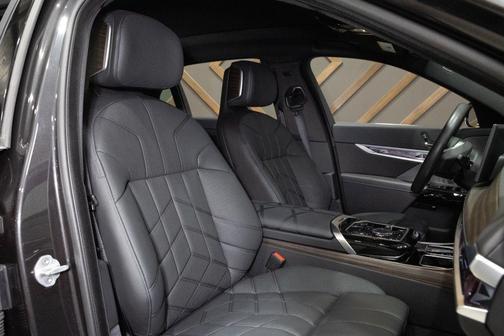 2025 BMW i7 xDrive60