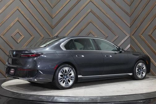 2025 BMW i7 xDrive60