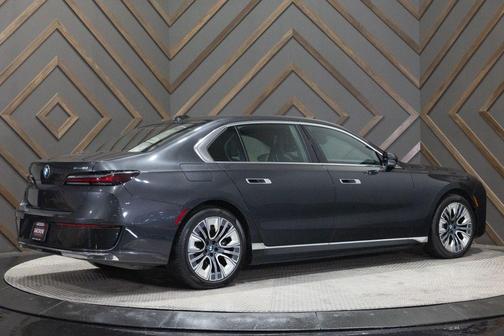 2025 BMW i7 xDrive60