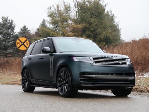 2024 Land Rover Range Rover P615 SV