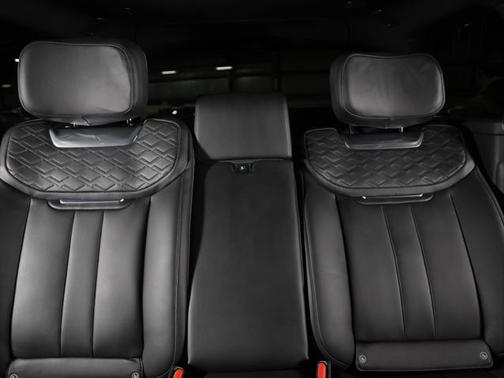 2024 Land Rover Range Rover P615 SV