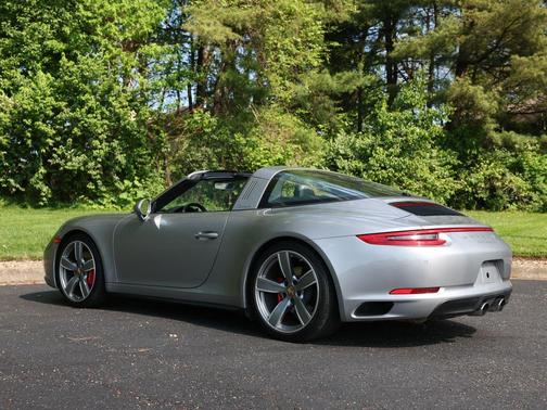 GT Silver Metallic 2017 Porsche 911 Targa 4S