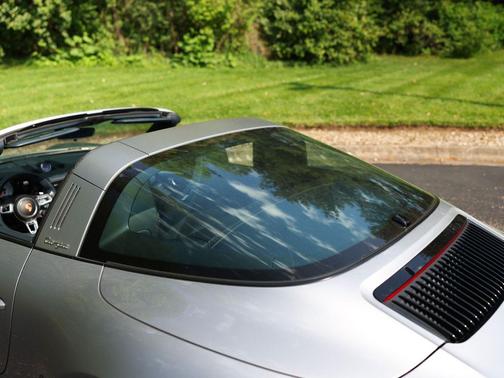 GT Silver Metallic 2017 Porsche 911 Targa 4S
