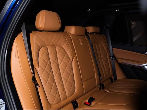 Tanzanite Blue II Metallic 2026 BMW X5 M60i
