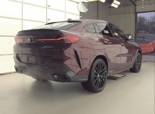 2025 BMW X6 M60i