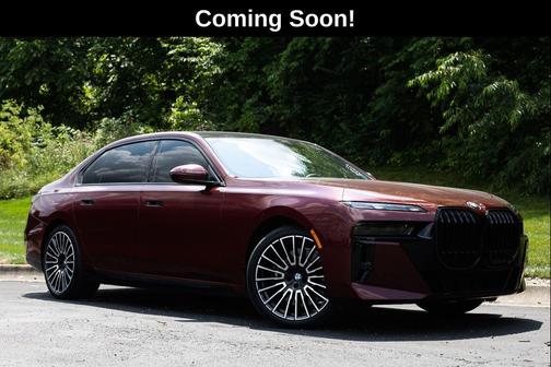 Aventurin Red Metallic 2025 BMW 760 xDrive