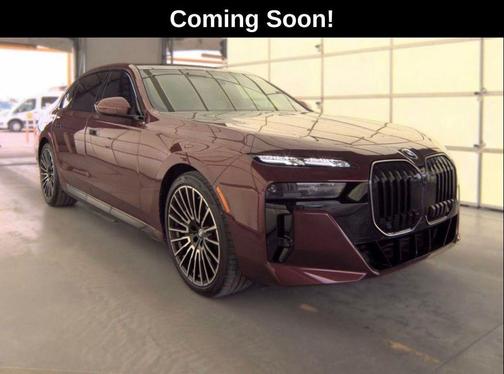 Aventurin Red Metallic 2025 BMW 760 xDrive