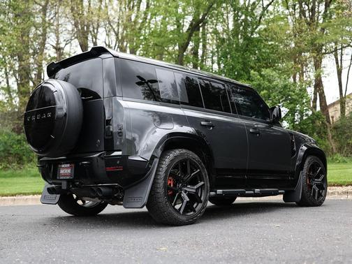 Carpathian Grey Premium Metallic 2026 Land Rover Defender 110 V8