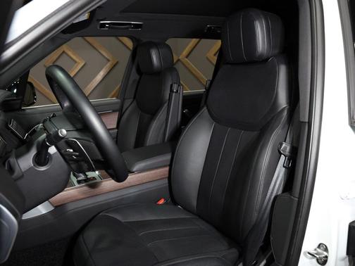 White 2025 Land Rover Range Rover P400 SE