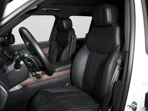 White 2025 Land Rover Range Rover P400 SE