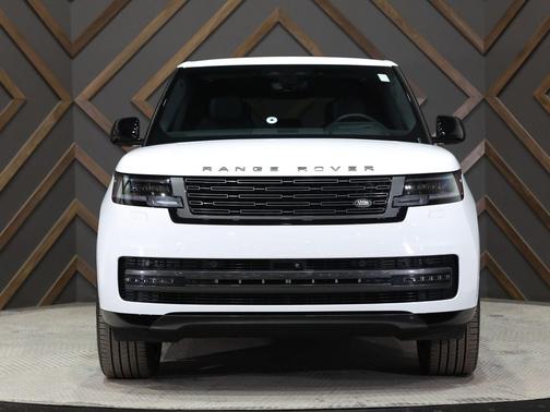 White 2025 Land Rover Range Rover P400 SE