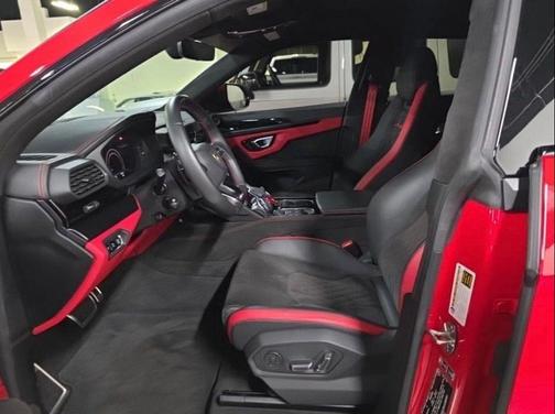 2023 Lamborghini Urus S