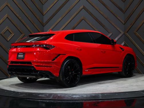 2023 Lamborghini Urus S