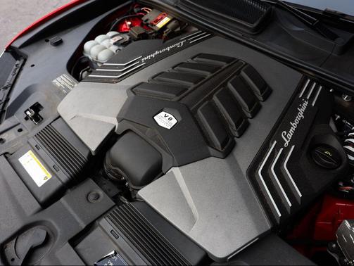 2023 Lamborghini Urus S