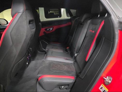 2023 Lamborghini Urus S