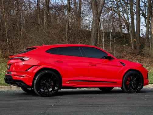 2023 Lamborghini Urus S