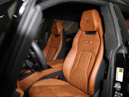 2023 Lamborghini Urus S