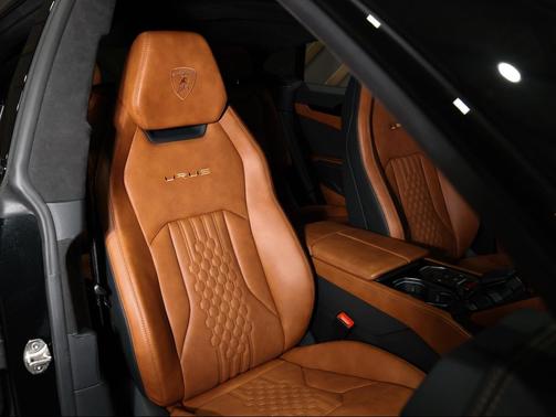 2023 Lamborghini Urus S