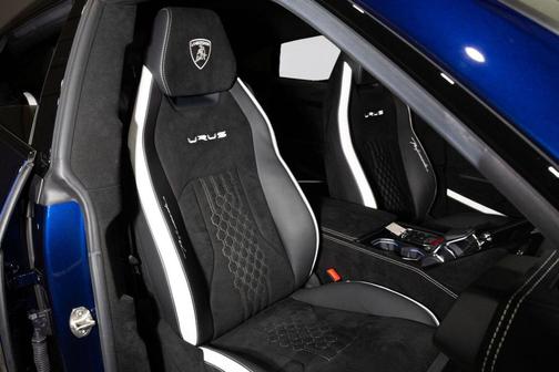 Blue 2024 Lamborghini Urus Performante