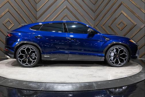 Blue 2024 Lamborghini Urus Performante