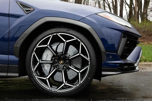 2024 Lamborghini Urus Performante